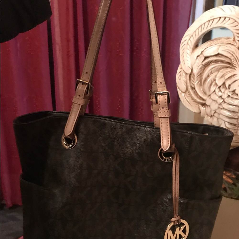 Michael Kors Bags - Picture 2 of 4